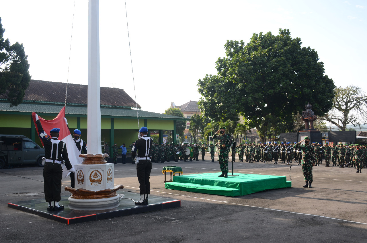 Danrem 073/Makutarama, Kolonel Arm Putranto Gatot Sri Handoyo S.Sos., Pimpin Upacara 17-An 